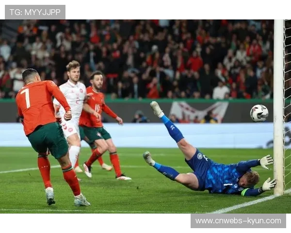 欧冠球迷论坛热议VAR争议，欧足联承诺半自动越位技术试用