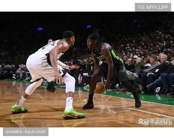 凯尔特人半场领先雄鹿,马祖拉试验“五外”阵容收效显著